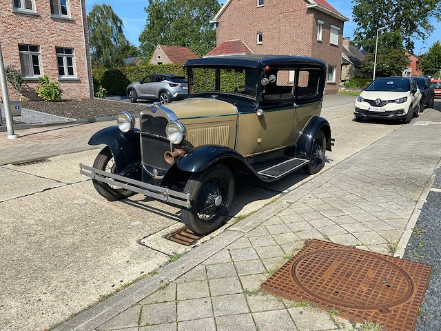 Ford model a tudor - afbeelding 1 van  19