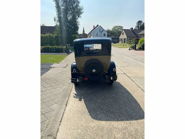 Ford model a tudor - afbeelding 6 van  19