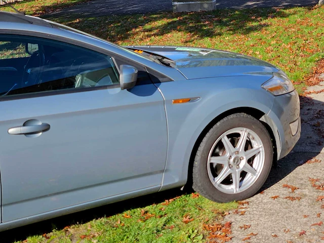 Ford mondeo clipper 1.8 tdci - afbeelding 8 van  51