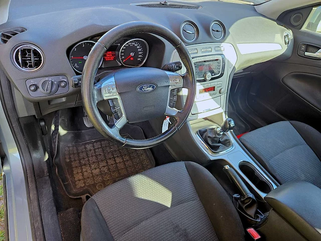 Ford mondeo clipper 1.8 tdci - afbeelding 27 van  51