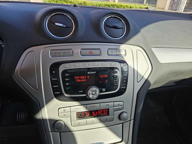 Ford mondeo clipper 1.8 tdci - afbeelding 29 van  51
