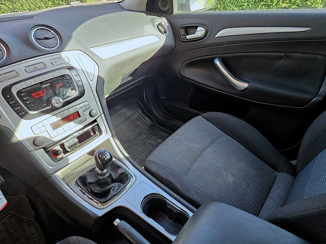 Ford mondeo clipper 1.8 tdci - afbeelding 32 van  51