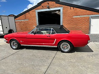 Ford mustang cabrio oldtimer 1964 - afbeelding 11 van  61