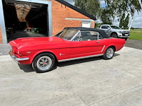 Ford mustang cabrio oldtimer 1964 - afbeelding 13 van  61
