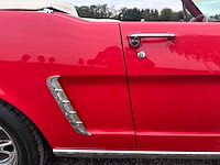 Ford mustang cabrio oldtimer 1964 - afbeelding 42 van  61