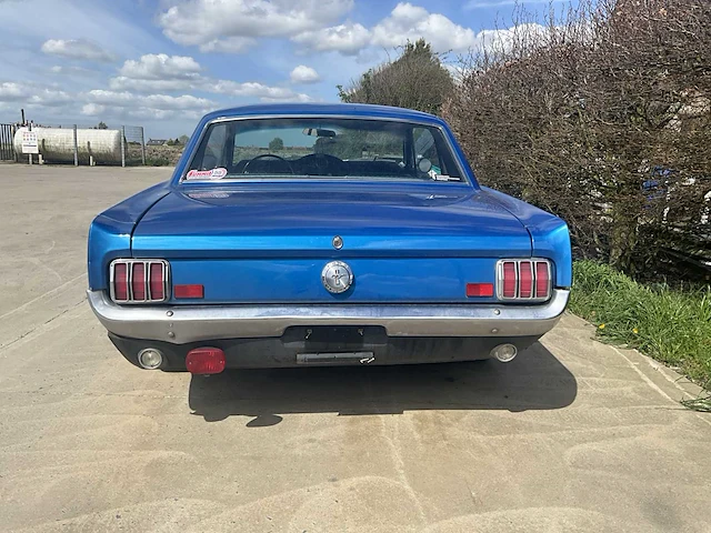 Ford mustang coupe - 1966 - afbeelding 34 van  45