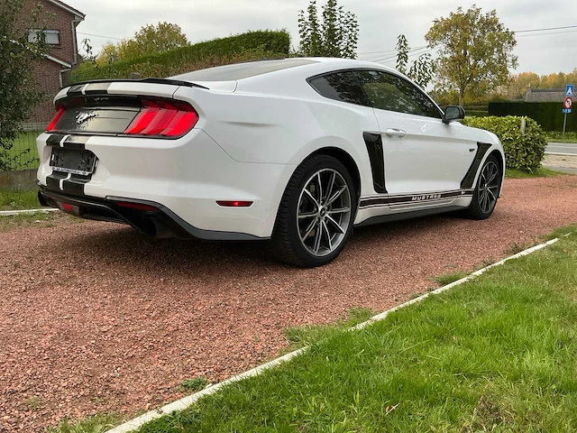 Ford mustang fastback personenauto - afbeelding 2 van  45
