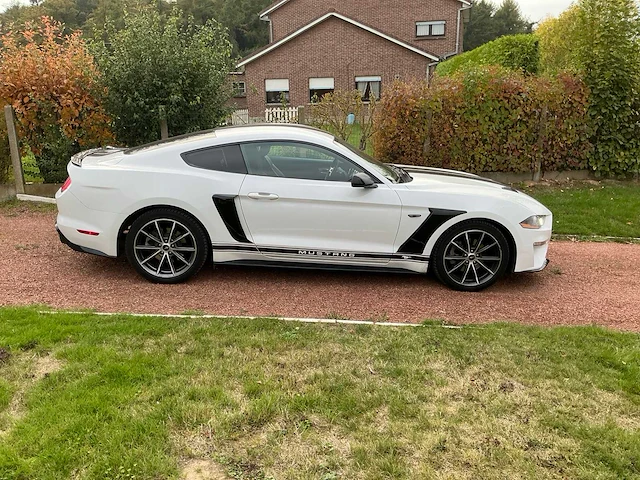 Ford mustang fastback personenauto - afbeelding 4 van  45