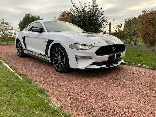 Ford mustang fastback personenauto - afbeelding 6 van  45