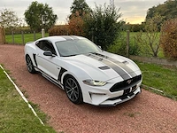 Ford mustang fastback personenauto - afbeelding 7 van  45