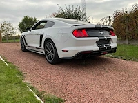 Ford mustang fastback personenauto - afbeelding 42 van  45