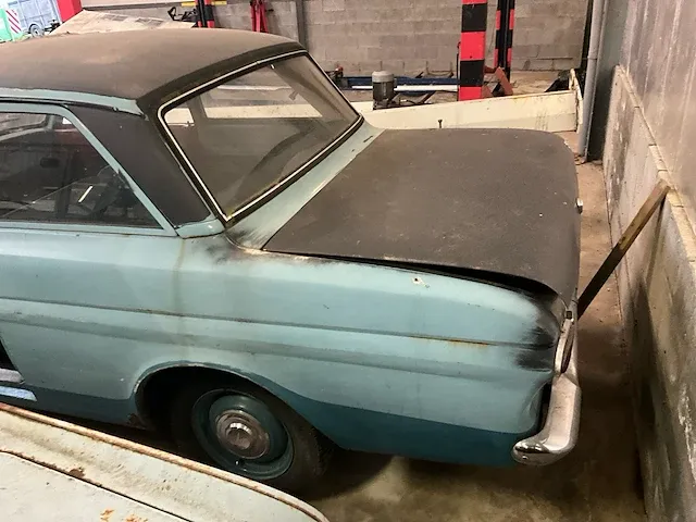 Ford taunus oldtimer restauratieproject - afbeelding 11 van  15