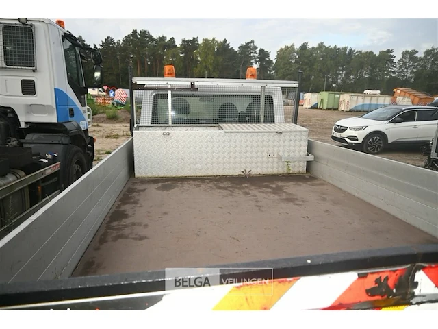 Ford transit - lichte vrachtauto - afbeelding 15 van  23