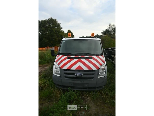 Ford transit - lichte vrachtauto - afbeelding 12 van  23