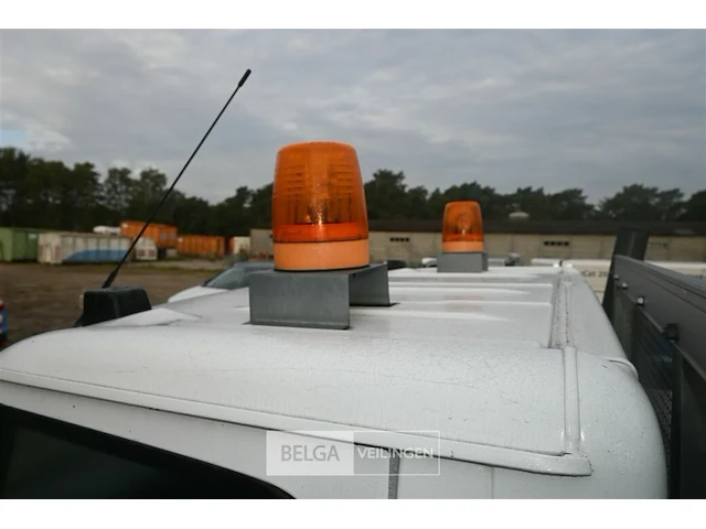 Ford transit - lichte vrachtauto - afbeelding 18 van  23