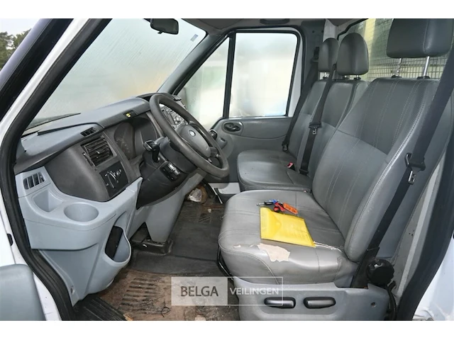 Ford transit - lichte vrachtauto - afbeelding 21 van  23