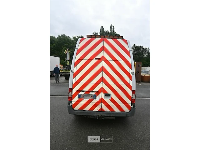 Ford transit lichte vrachtwagen - afbeelding 17 van  27
