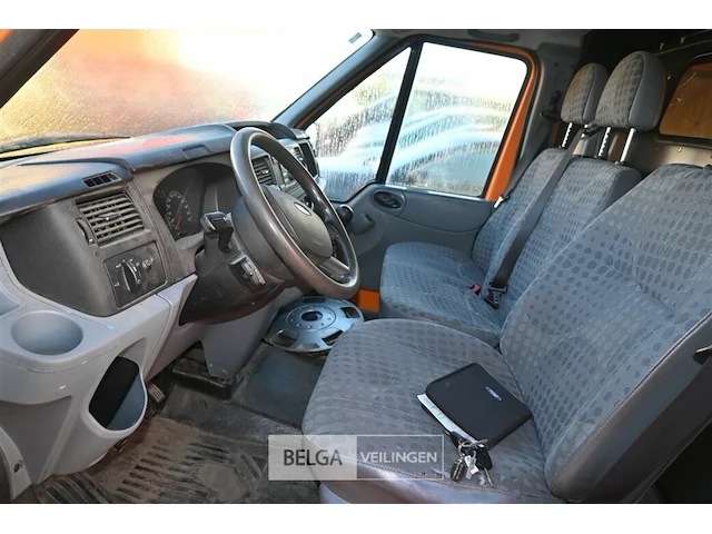 Ford transit lichte vrachtwagen - afbeelding 8 van  16