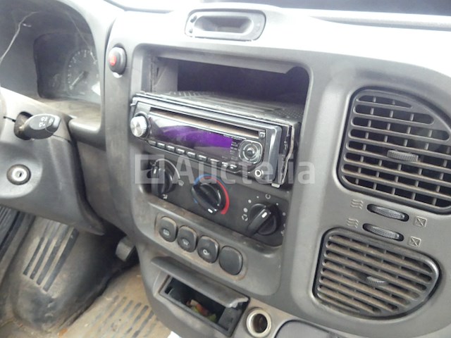 Ford transit pick-up vrachtwagen (2017-112.942 km) - afbeelding 15 van  30