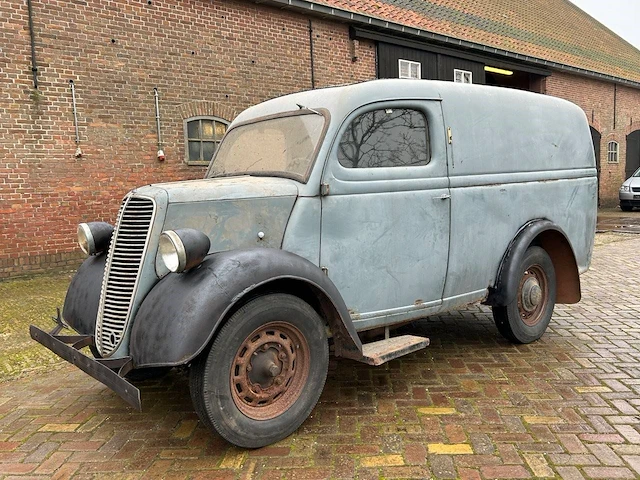 Fordson e83w 10cwt benzine 1950 (marge) - afbeelding 1 van  1