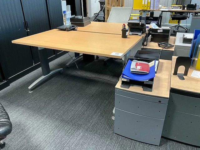 Formica houten bureauopstelling schärf - afbeelding 1 van  11