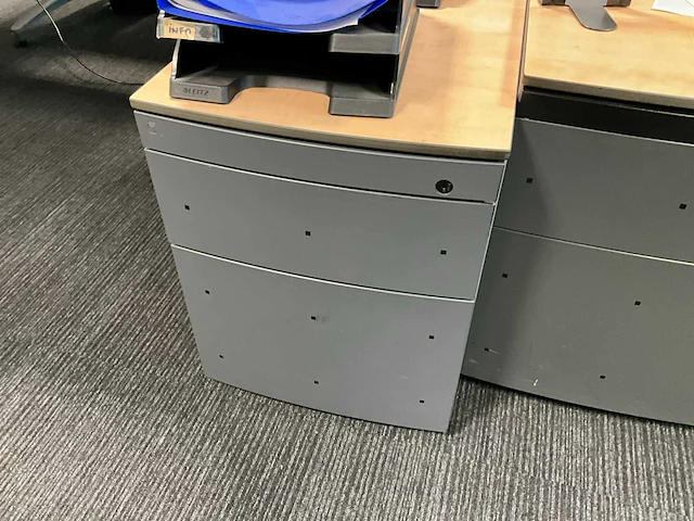 Formica houten bureauopstelling schärf - afbeelding 5 van  11