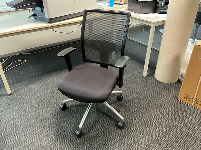Formica houten bureauopstelling schärf - afbeelding 2 van  12