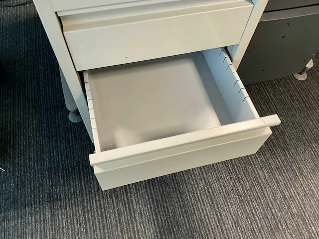 Formica houten bureauopstelling schärf - afbeelding 10 van  12