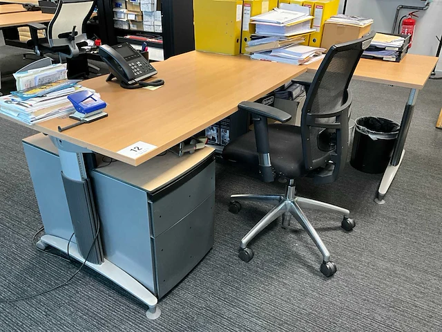 Formica houten l-vorm bureauopstelling schärf - afbeelding 1 van  7