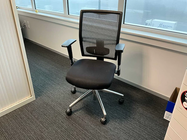 Formica houten l-vorm bureauopstelling schärf - afbeelding 4 van  7