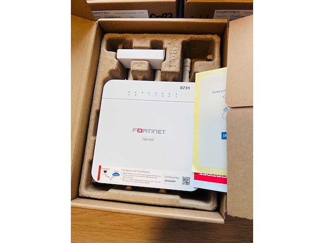 Fortinet - fex-101f-ea - wifi, router & switch (4x) - afbeelding 1 van  4