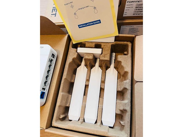 Fortinet - fex-101f-ea - wifi, router & switch (4x) - afbeelding 4 van  4