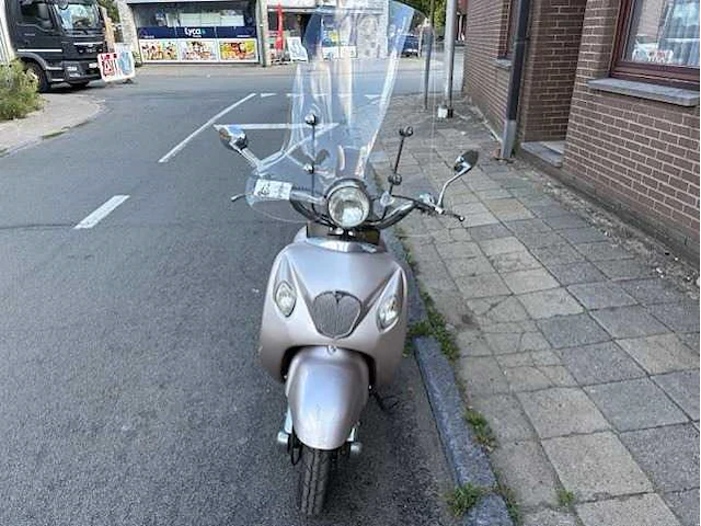 Fosti - scooter - afbeelding 2 van  16