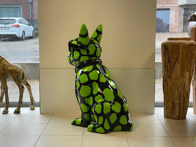 Franse bulldog met bril zwart/groen vlekken h120cm - afbeelding 2 van  2
