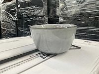 Frecles ona porseleinen kommen (470x) - afbeelding 1 van  5