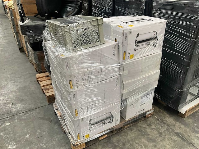 Frecles ona porseleinen kommen (470x) - afbeelding 4 van  5