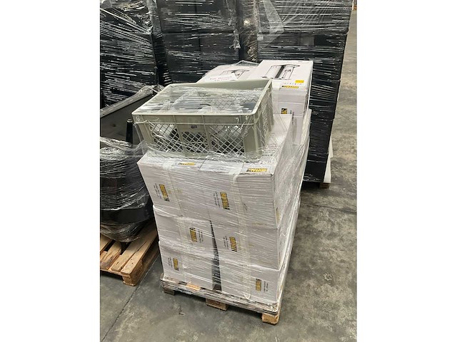 Frecles ona porseleinen kommen (470x) - afbeelding 5 van  5