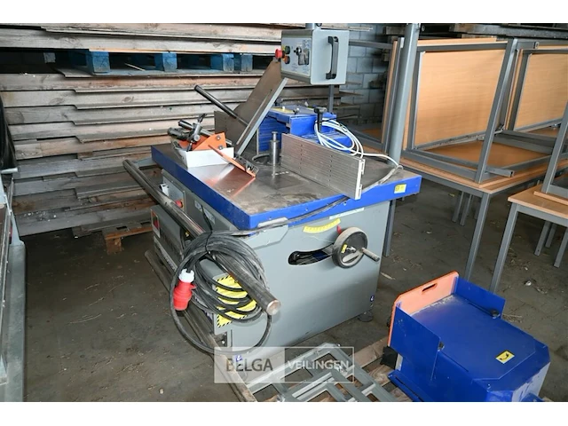 Frees- en pennemachine - afbeelding 2 van  8