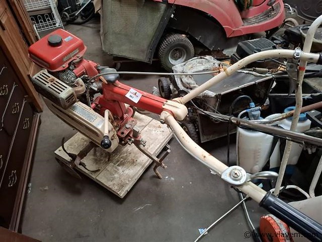 Frees op benzine - afbeelding 1 van  4