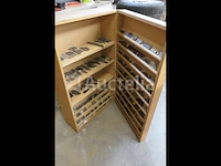 Freesijzers en zijn kast - afbeelding 4 van  4