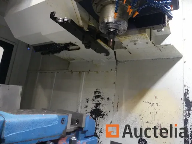 Freesmachine 3-assige cnc met transportband spinner vc1460s - afbeelding 7 van  32