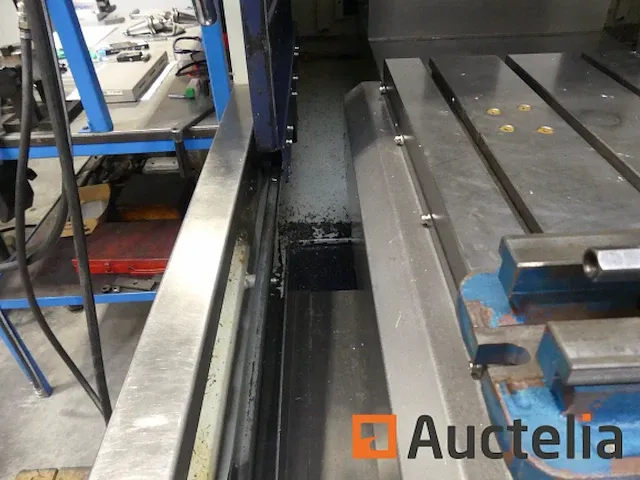 Freesmachine 3-assige cnc met transportband spinner vc1460s - afbeelding 13 van  32