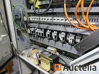 Freesmachine 3-assige cnc met transportband spinner vc1460s - afbeelding 24 van  32