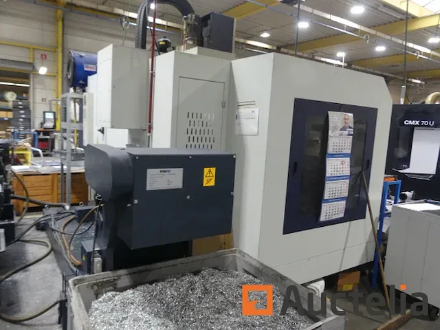 Freesmachine 3-assige cnc met transportband spinner vc1460s - afbeelding 27 van  32