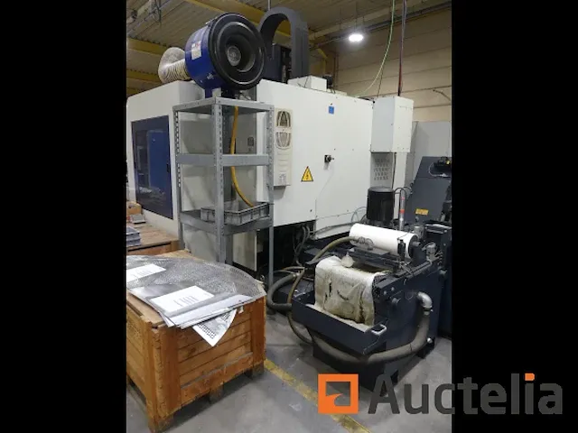 Freesmachine 3-assige cnc met transportband spinner vc1460s - afbeelding 28 van  32