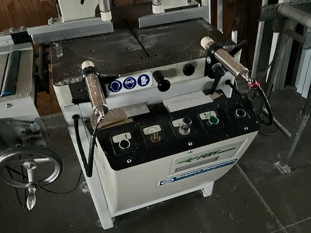Freesmachine pom panda 400 - afbeelding 4 van  12