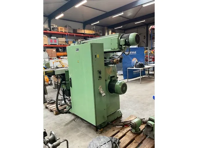 Freesmachine - afbeelding 14 van  18