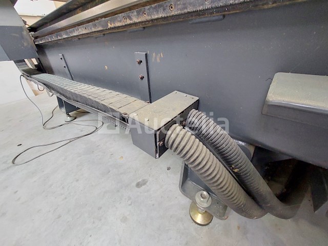 Freestafel freesmachine multicam 5000 series - afbeelding 16 van  29