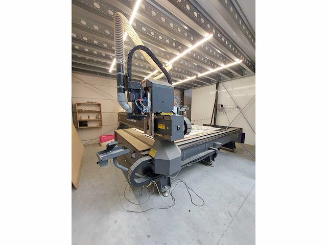 Freestafel freesmachine multicam 5000 series - afbeelding 1 van  29