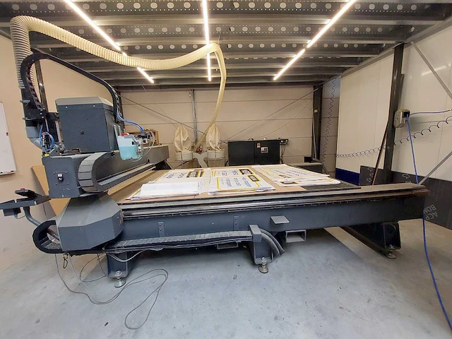 Freestafel freesmachine multicam 5000 series - afbeelding 12 van  29